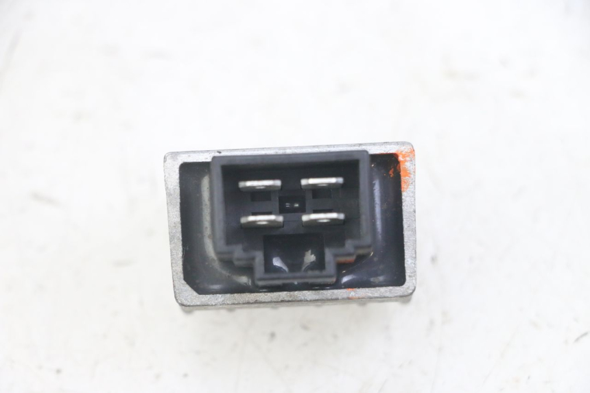 photo de REGLER LICHTMASCHINE PEUGEOT JET FORCE CARBU 50 (2003 - 2016) - Zoom auf Gebrauchszustand