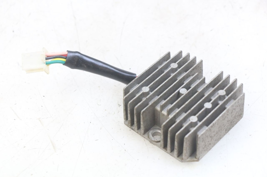 photo de SPANNUNGSREGLER SYM JET SPORT XR 50 (2006 - 2015) - Hauptansicht