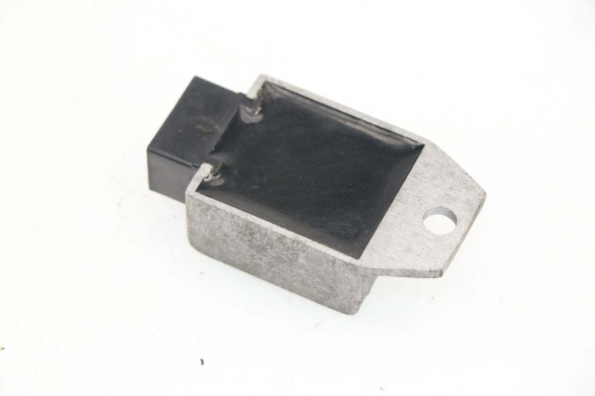 photo de SPANNUNGSREGLER JM MOTORS OLDIES 4T 50 (2010 - 2020) - Detailansicht des Bauteils