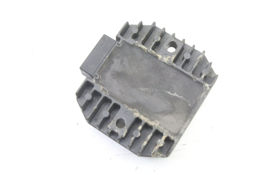 photo de REGLER LICHTMASCHINE KAWASAKI ZR7 ZR-7 S 750 (1999 - 2004) - Alternative Perspektive