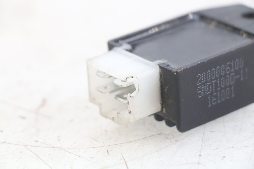 photo de SPANNUNGSREGLER PEUGEOT KISBEE 2T 50 (2010 - 2017) - Zoom auf Gebrauchszustand