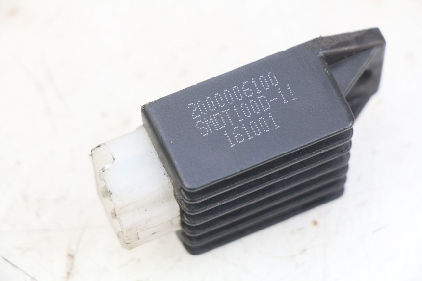 photo de SPANNUNGSREGLER PEUGEOT KISBEE 2T 50 (2010 - 2017) - Alternative Perspektive