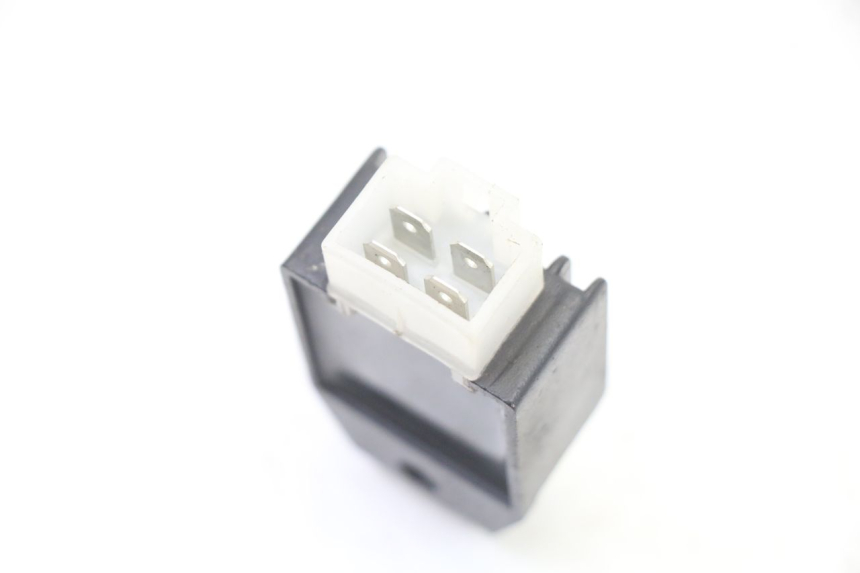 photo de SPANNUNGSREGLER PEUGEOT KISBEE 2T 50 (2010 - 2017) - Zoom auf Gebrauchszustand