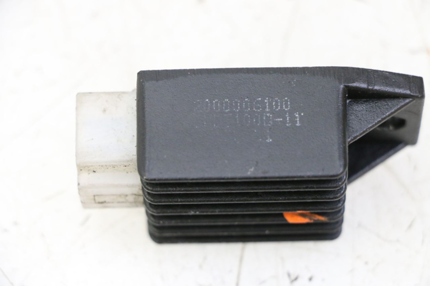 photo de SPANNUNGSREGLER PEUGEOT KISBEE 2T 50 (2010 - 2017) - Zoom auf Gebrauchszustand