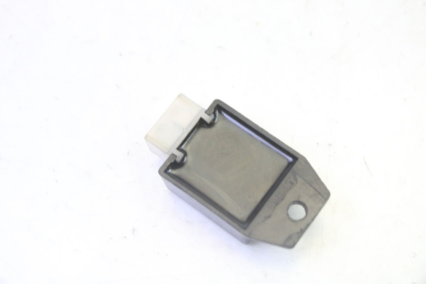 photo de SPANNUNGSREGLER PEUGEOT KISBEE 2T 50 (2010 - 2017) - Alternative Perspektive