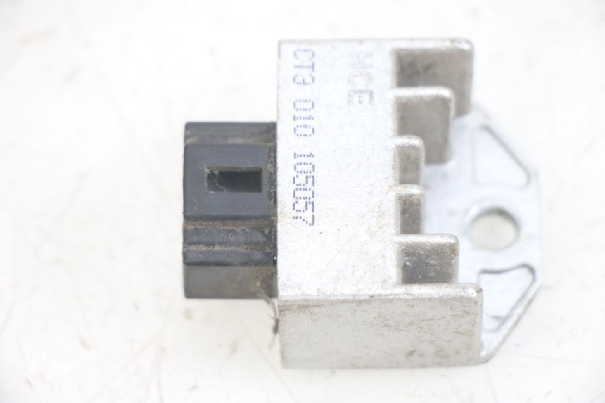 photo de LICHTMASCHINENREGLER PEUGEOT KISBEE 4T 50 (2010 - 2017) - Hauptansicht