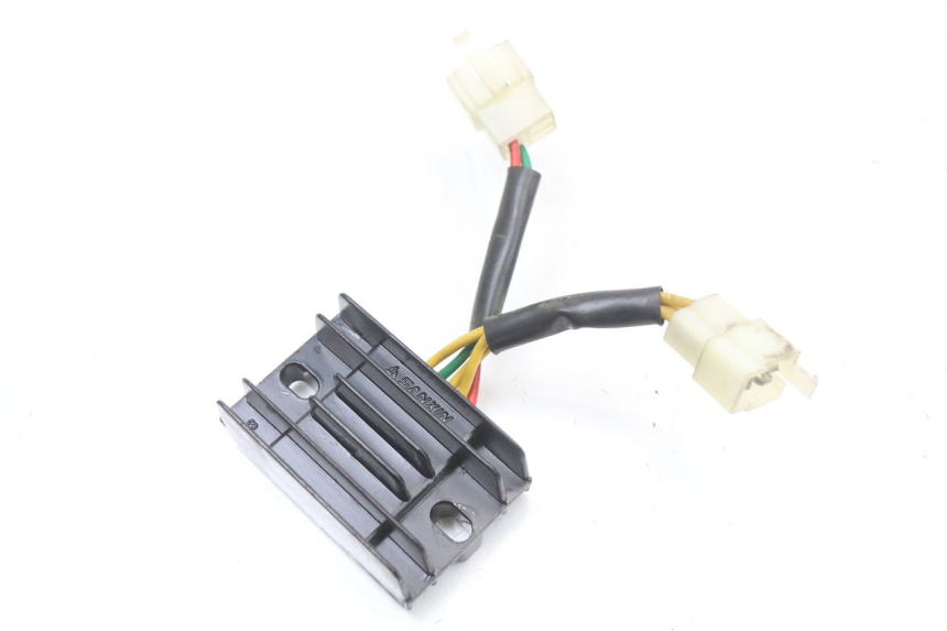 photo de LICHTMASCHINENREGLER PEUGEOT KISBEE 4T 50 (2018 - 2022) - Hauptansicht