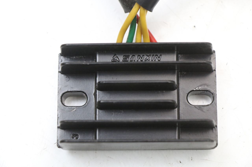 photo de LICHTMASCHINENREGLER PEUGEOT KISBEE 4T 50 (2018 - 2022) - Detailansicht des Bauteils