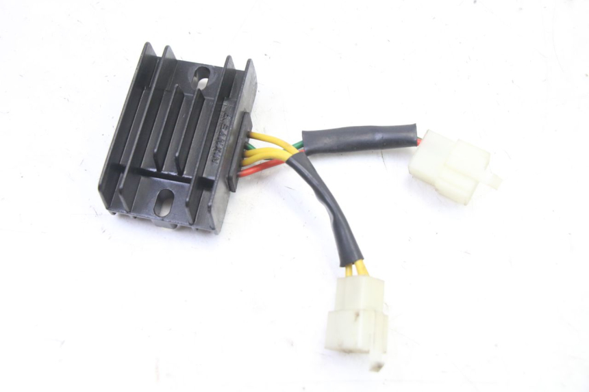 photo de LICHTMASCHINENREGLER PEUGEOT KISBEE 4T 50 (2018 - 2022) - Zoom auf Gebrauchszustand