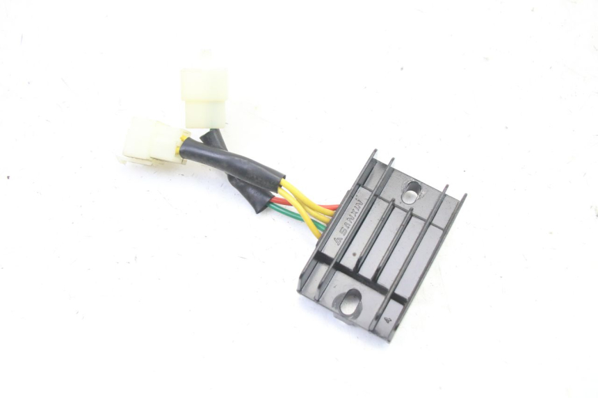 photo de LICHTMASCHINENREGLER PEUGEOT KISBEE 4T 50 (2018 - 2022) - Hauptansicht