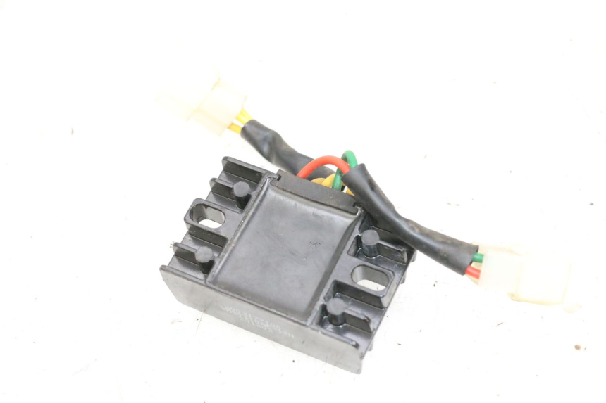 photo de LICHTMASCHINENREGLER PEUGEOT KISBEE 4T 50 (2018 - 2022) - Detailansicht des Bauteils