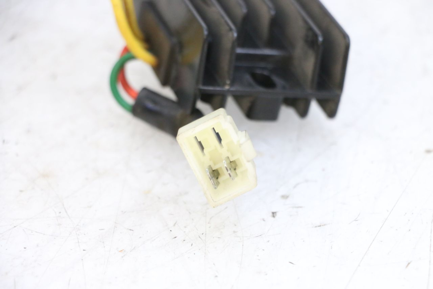 photo de LICHTMASCHINENREGLER PEUGEOT KISBEE 4T 50 (2018 - 2022) - Technische Nahaufnahme