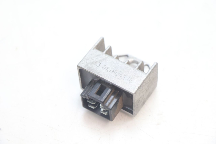 photo de LICHTMASCHINENREGLER PEUGEOT KISBEE 4T 50 (2010 - 2017) - Hauptansicht