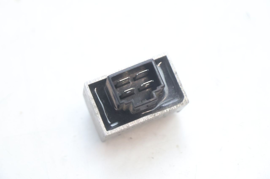 photo de LICHTMASCHINENREGLER PEUGEOT KISBEE 4T 50 (2010 - 2017) - Zoom auf Gebrauchszustand