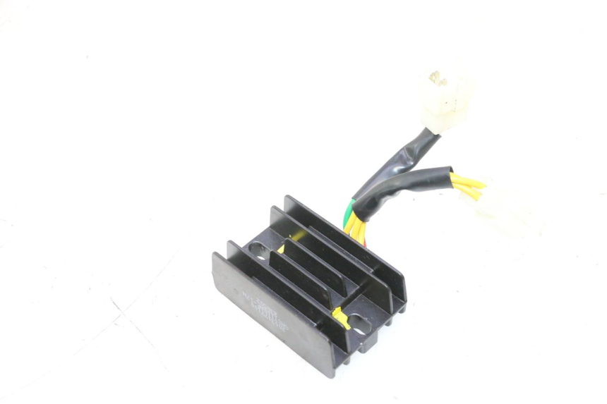 photo de REGLER LICHTMASCHINE PEUGEOT KISBEE 4T 50 (2023 - 2026) - Hauptansicht