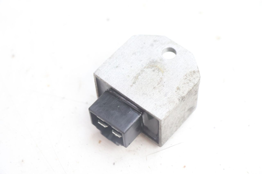 photo de LICHTMASCHINENREGLER PEUGEOT KISBEE 4T 50 (2010 - 2017) - Alternative Perspektive