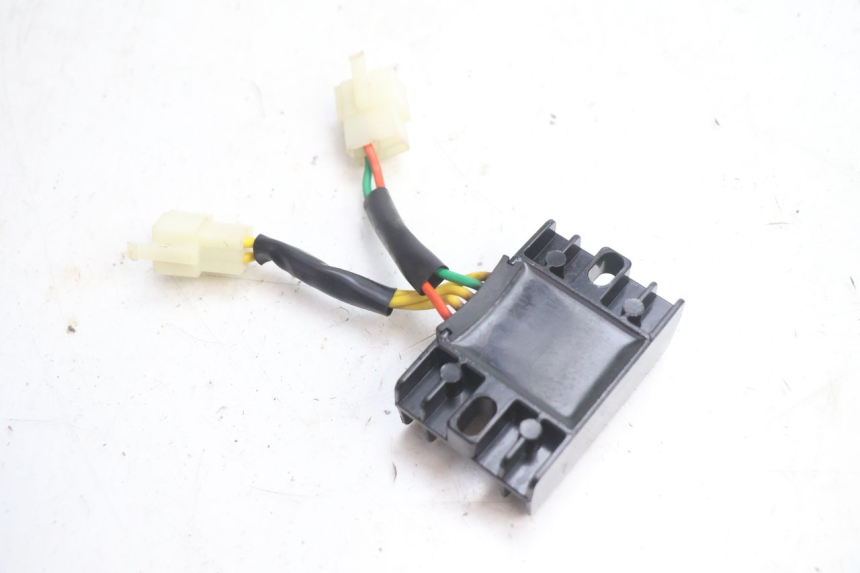 photo de LICHTMASCHINENREGLER PEUGEOT KISBEE 4T 50 (2018 - 2022) - Alternative Perspektive