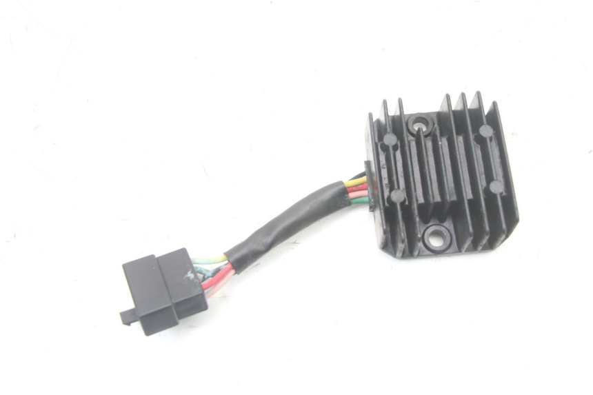 photo de REGLER LICHTMASCHINE KYMCO PEOPLE S 125 (2000 - 2008) - Detailansicht des Bauteils