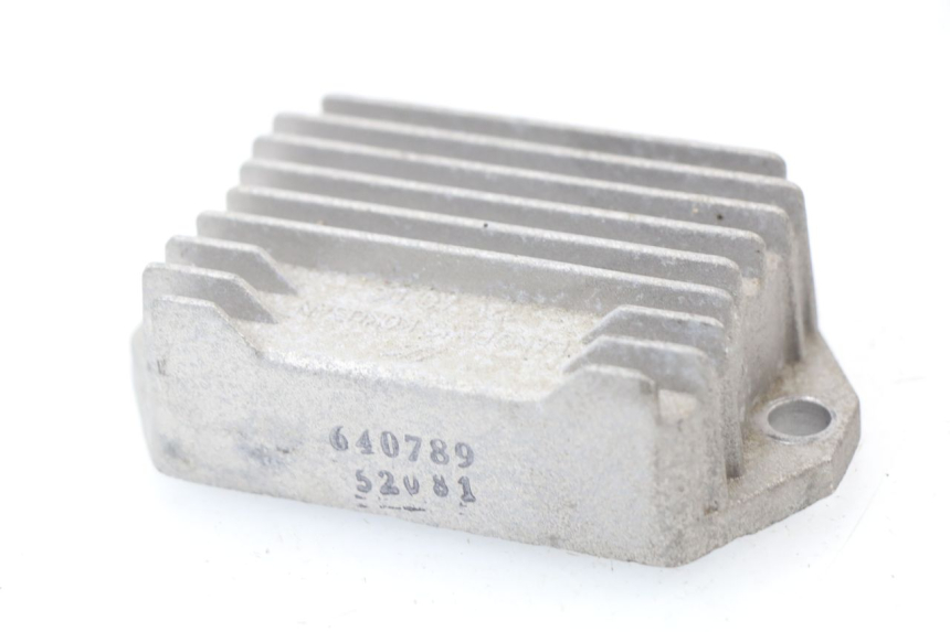 photo de REGLER LICHTMASCHINE PIAGGIO LIBERTY 2T 50 (2004 - 2008) - Zoom auf Gebrauchszustand