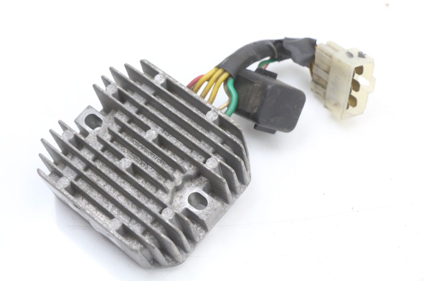 photo de REGLER LICHTMASCHINE PIAGGIO LIBERTY 4T 50 (2018 - 2021) - Hauptansicht