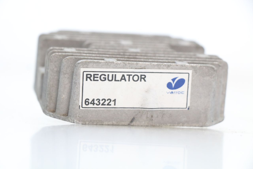 photo de REGLER LICHTMASCHINE PIAGGIO LIBERTY 4T 50 (2018 - 2021) - Alternative Perspektive