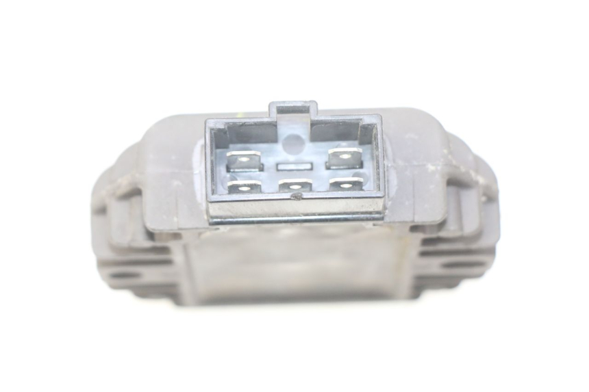 photo de SPANNUNGSREGLER PIAGGIO LIBERTY IGET 4T 50 (2015 - 2020) - Zoom auf Gebrauchszustand