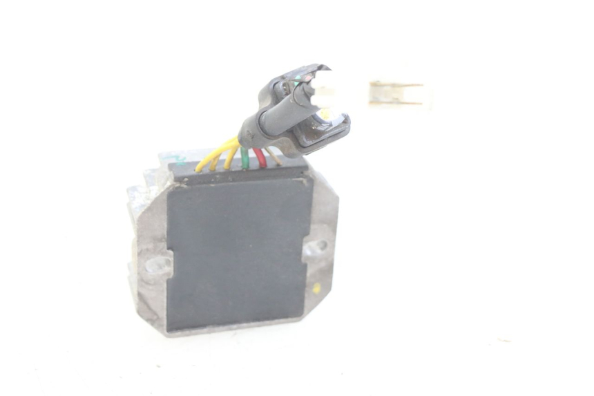 photo de SPANNUNGSREGLER PIAGGIO LIBERTY IGET 4T 50 (2015 - 2020) - Zoom auf Gebrauchszustand