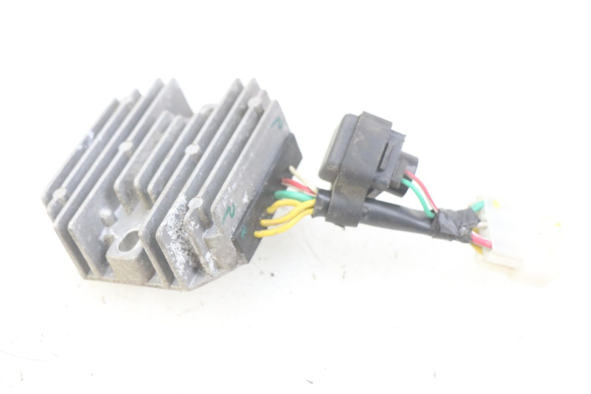 photo de SPANNUNGSREGLER PIAGGIO LIBERTY IGET 4T 50 (2015 - 2020) - Technische Nahaufnahme