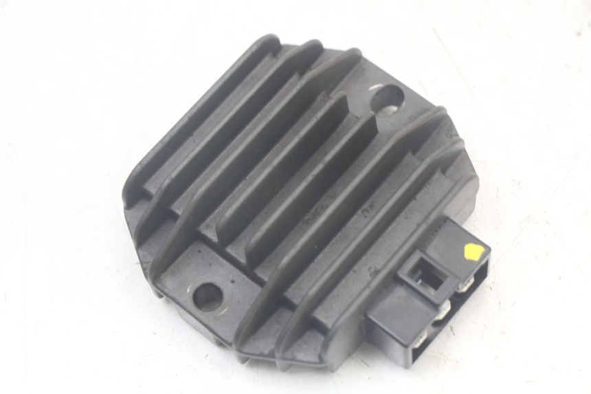 photo de SPANNUNGSREGLER PIAGGIO LIBERTY 125 (2009 - 2013) - Detailansicht des Bauteils