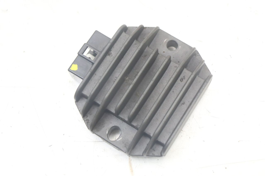 photo de SPANNUNGSREGLER PIAGGIO LIBERTY 125 (2009 - 2013) - Zoom auf Gebrauchszustand