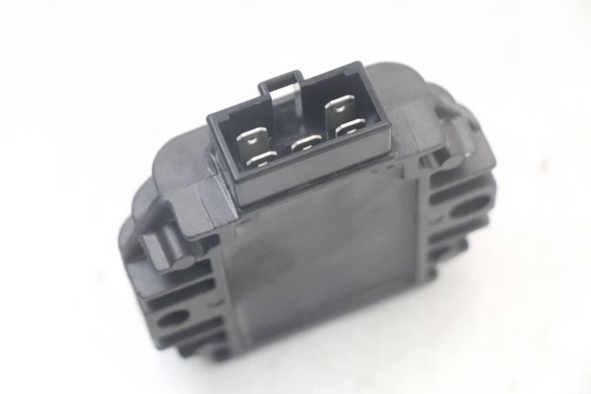 photo de SPANNUNGSREGLER PIAGGIO LIBERTY 125 (2009 - 2013) - Alternative Perspektive