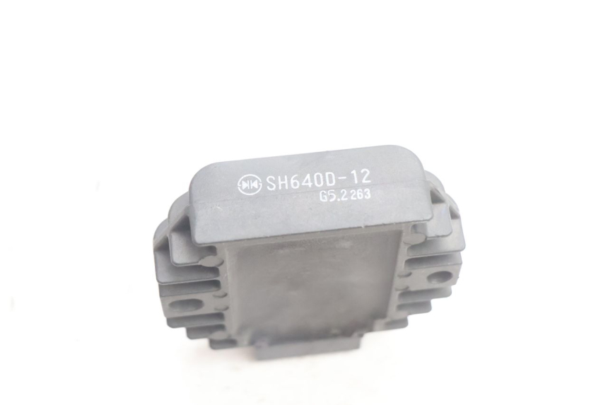 photo de REGLER LICHTMASCHINE PIAGGIO LIBERTY 125 (1998 - 2008) - Alternative Perspektive