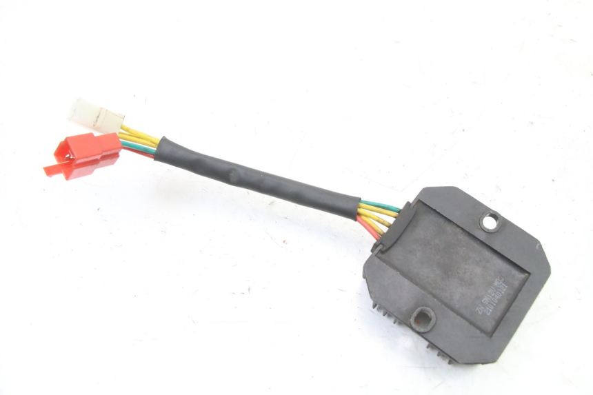 photo de REGLER LICHTMASCHINE LONGJIA SHARPY 125 (2020 - 2024) - Zoom auf Gebrauchszustand