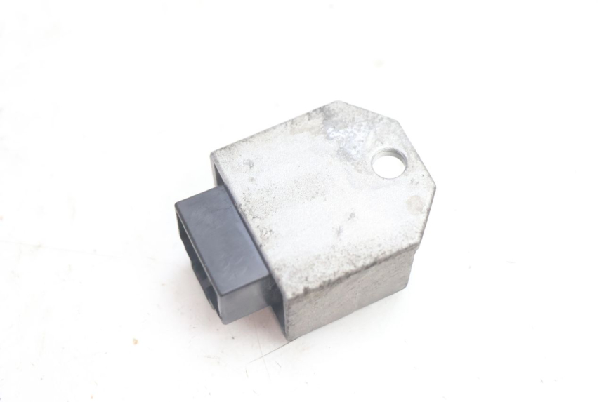photo de REGLER LICHTMASCHINE PEUGEOT LUDIX ONE 14P 50 (2004 - 2013) - Zoom auf Gebrauchszustand
