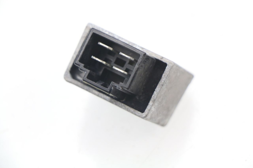 photo de REGLER LICHTMASCHINE PEUGEOT LUDIX ONE 50 (2005 - 2008) - Zoom auf Gebrauchszustand