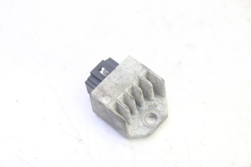 photo de REGLER LICHTMASCHINE PEUGEOT LUDIX ONE 50 (2004 - 2006) - Detailansicht des Bauteils