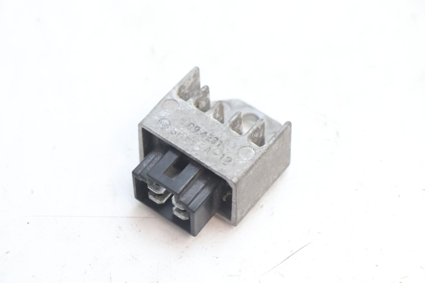 photo de REGLER LICHTMASCHINE PEUGEOT LUDIX ONE 50 (2004 - 2013) - Detailansicht des Bauteils