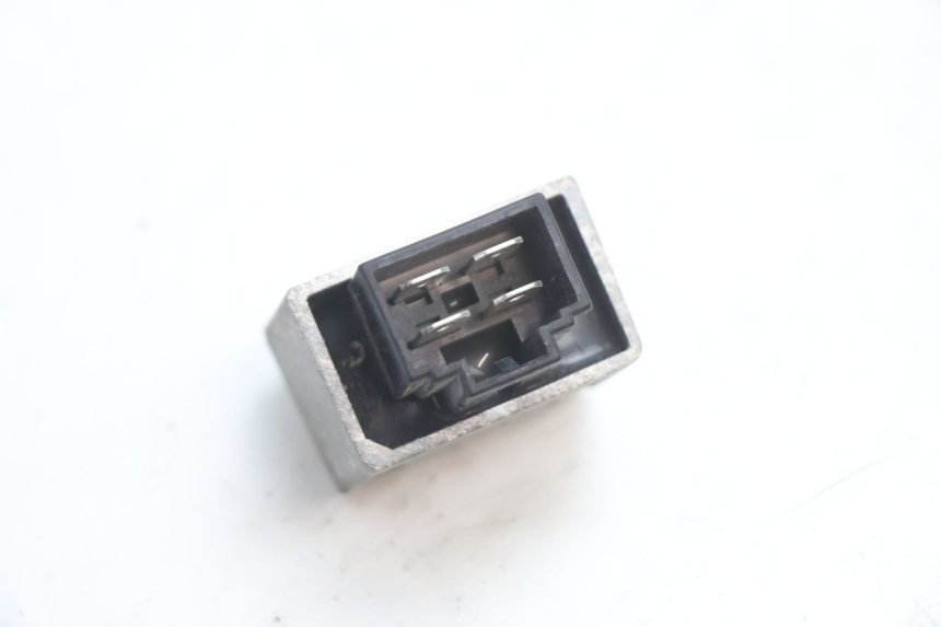 photo de REGLER LICHTMASCHINE PEUGEOT LUDIX ONE 50 (2004 - 2013) - Alternative Perspektive