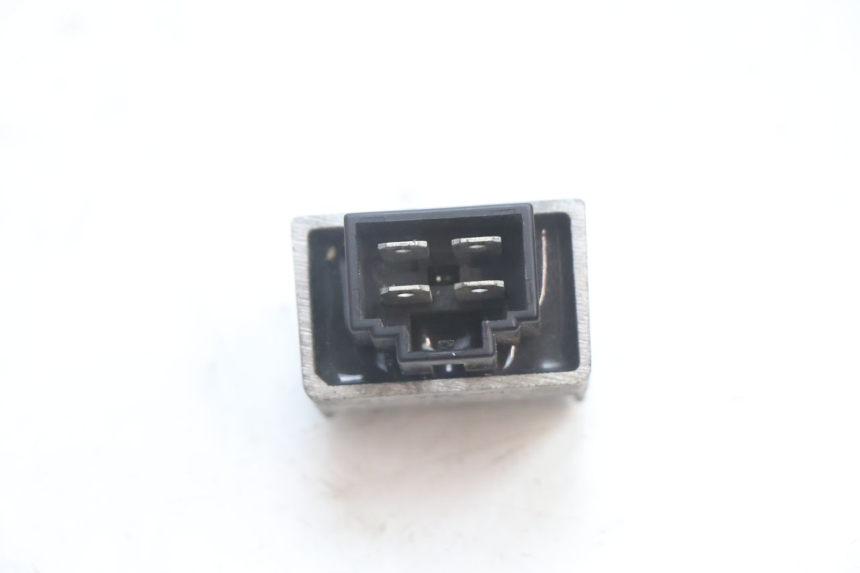 photo de REGLER LICHTMASCHINE PEUGEOT LUDIX ONE 50 (2004 - 2013) - Zoom auf Gebrauchszustand