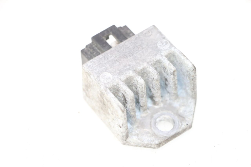 photo de REGLER LICHTMASCHINE PEUGEOT LUDIX ONE 50 (2004 - 2006) - Alternative Perspektive