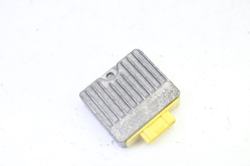 photo de REGLER LICHTMASCHINE PIAGGIO LXV 4T 50 (2009 - 2013) - Detailansicht des Bauteils