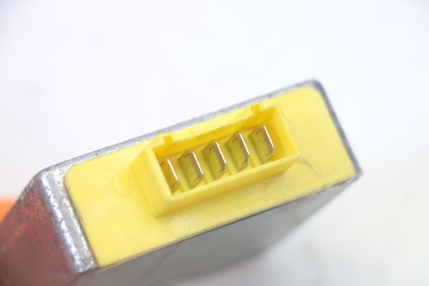 photo de REGLER LICHTMASCHINE PIAGGIO LXV 4T 50 (2009 - 2013) - Zoom auf Gebrauchszustand