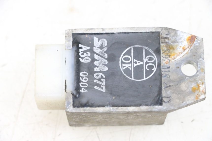 photo de REGLER LICHTMASCHINE SYM MIO 50 (2005 - 2010) - Zoom auf Gebrauchszustand