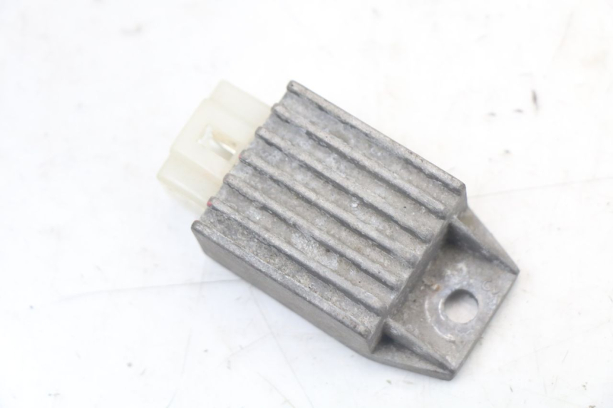 photo de LADEREGLER SYM MIO 50 (2011 - 2017) - Detailansicht des Bauteils