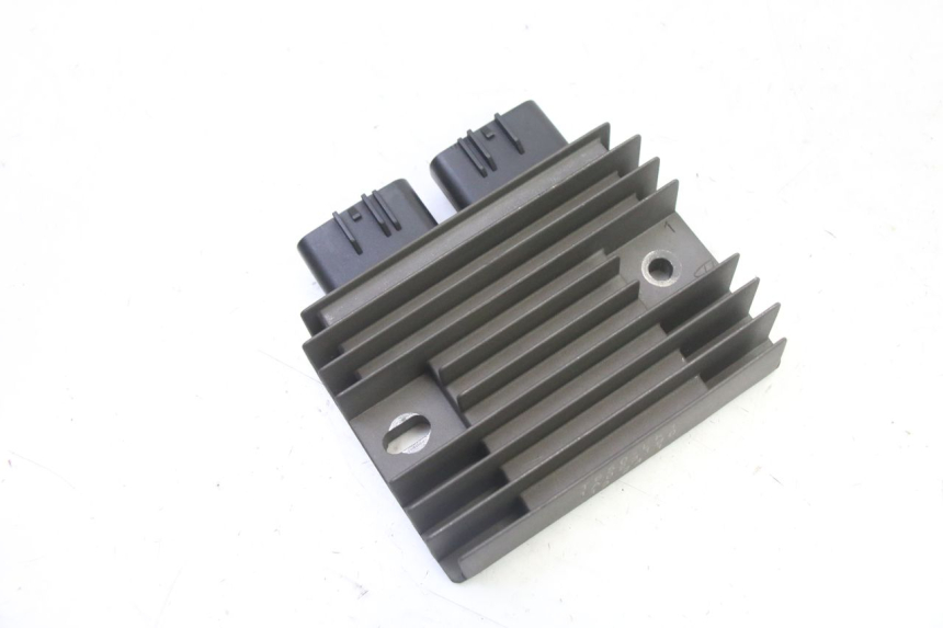 photo de REGLER LICHTMASCHINE PIAGGIO MP3 HPE 310 (2024 - 2025) - Detailansicht des Bauteils