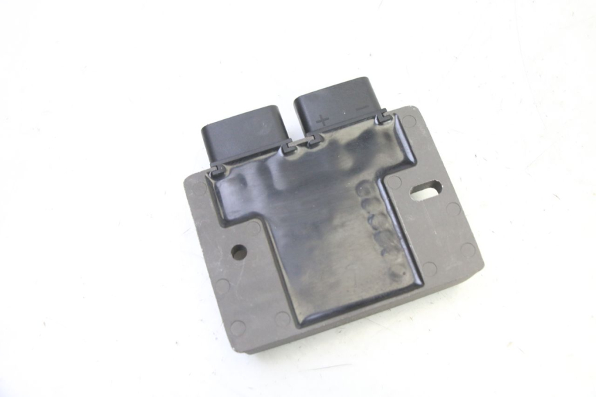 photo de REGLER LICHTMASCHINE PIAGGIO MP3 HPE 310 (2024 - 2025) - Alternative Perspektive