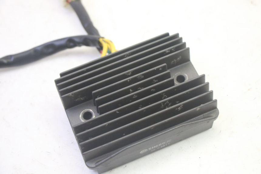 photo de REGLER LICHTMASCHINE PIAGGIO MP3 HPE 350 (2018 - 2020) - Detailansicht des Bauteils