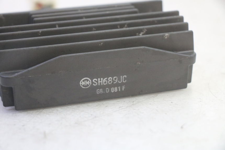 photo de REGLER LICHTMASCHINE PIAGGIO MP3 HPE 350 (2018 - 2020) - Zoom auf Gebrauchszustand