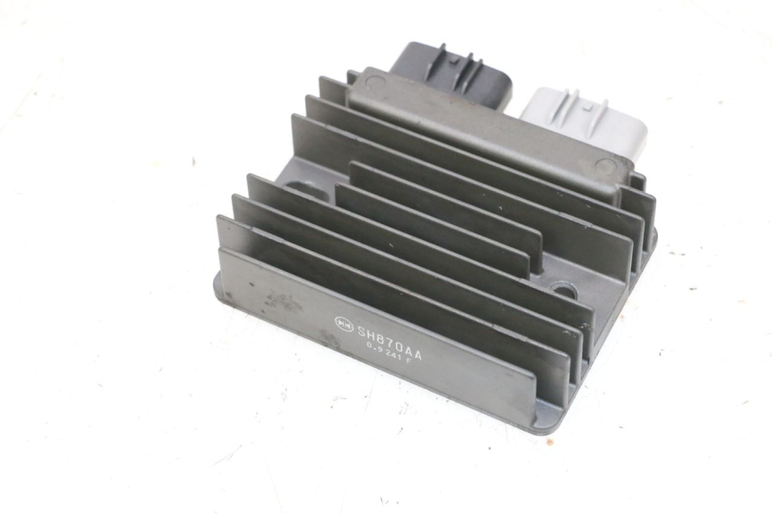 photo de REGLER LICHTMASCHINE PIAGGIO MP3 HPE 300 (2019 - 2026) - Technische Nahaufnahme