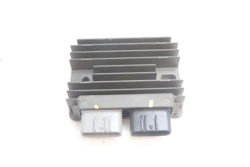 photo de REGLER LICHTMASCHINE PIAGGIO MP3 HPE 530 (2022 - 2026) - Hauptansicht